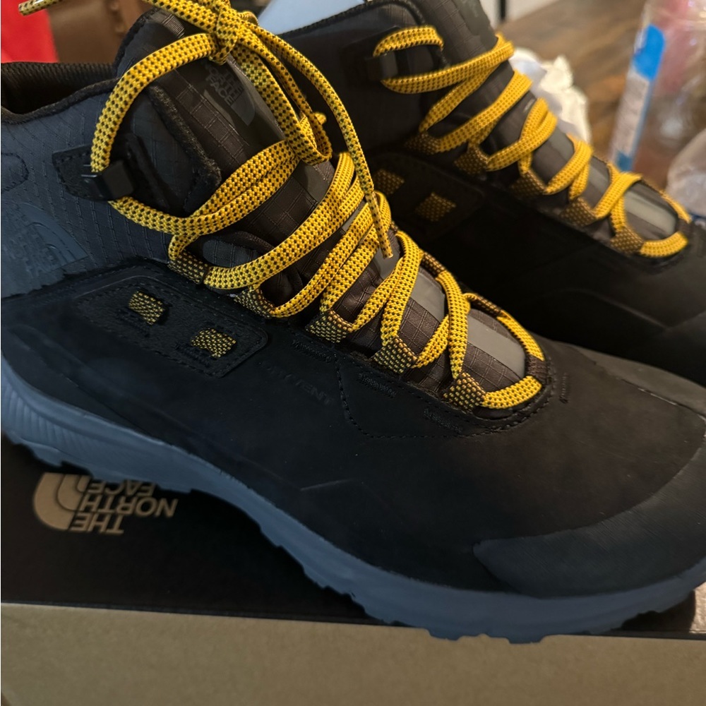 Men’s Cragstone Leather Mid Waterproof Boots